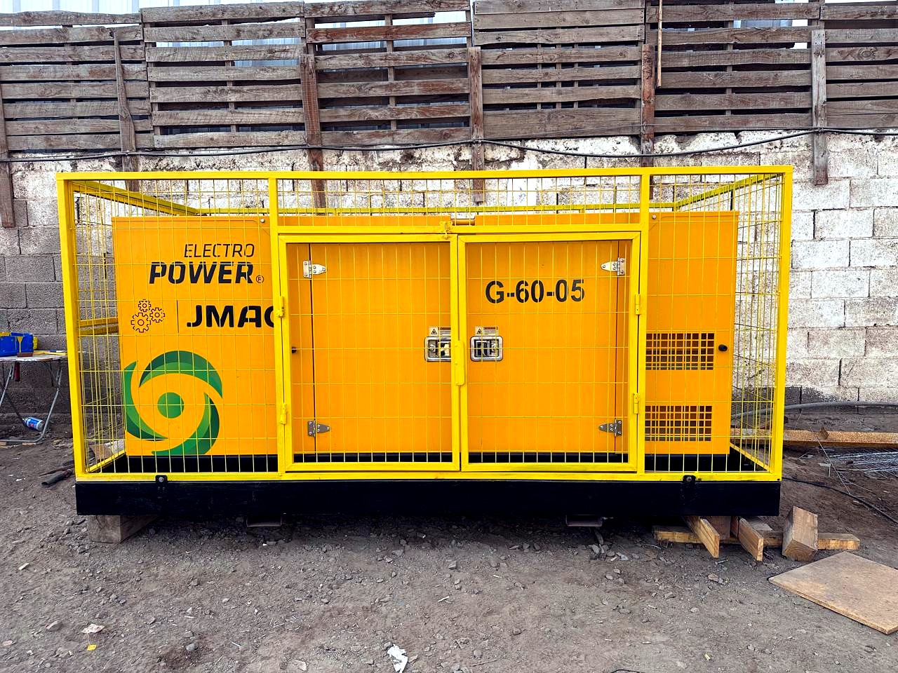 Grupo electrógeno G-60-05 en patio de operaciones